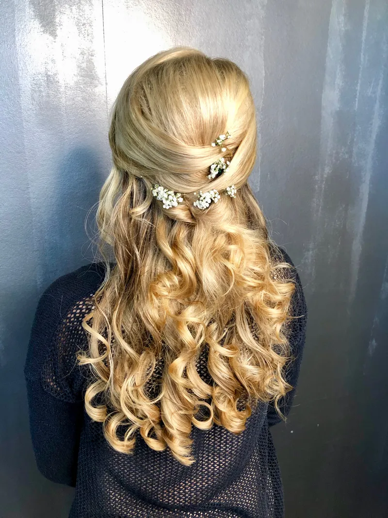 Brautfrisur aus dem Salon Mon Coiffeur, Arbeit 5
