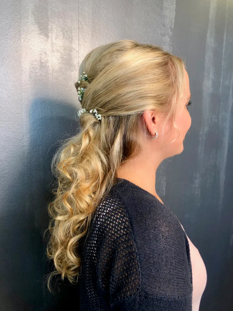 Brautfrisur aus dem Salon Mon Coiffeur, Arbeit 8