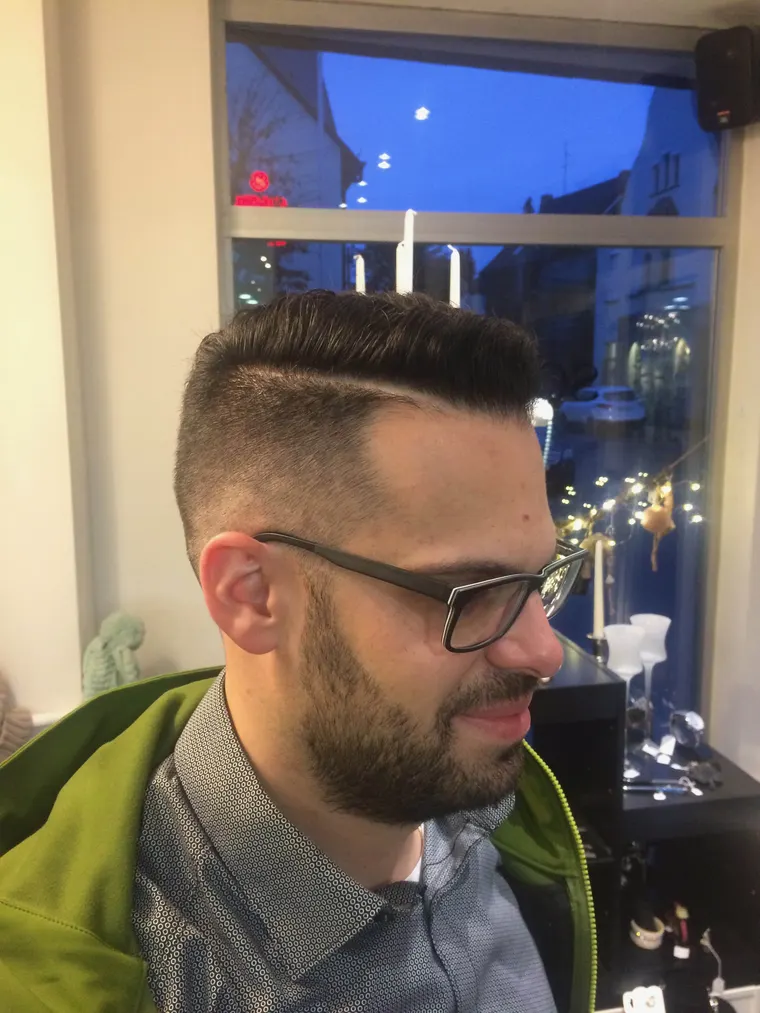 Arbeit aus dem Salon Mon Coiffeur, Nummer 42