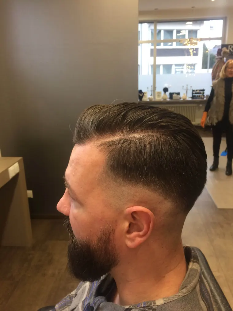 Arbeit aus dem Salon Mon Coiffeur, Nummer 43