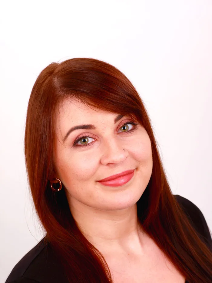 Vanessa, Friseurin und Make-up-Artist